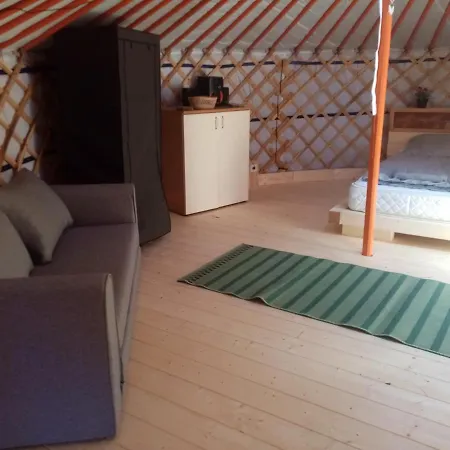 Luxury tent Foxodi Lombjurta